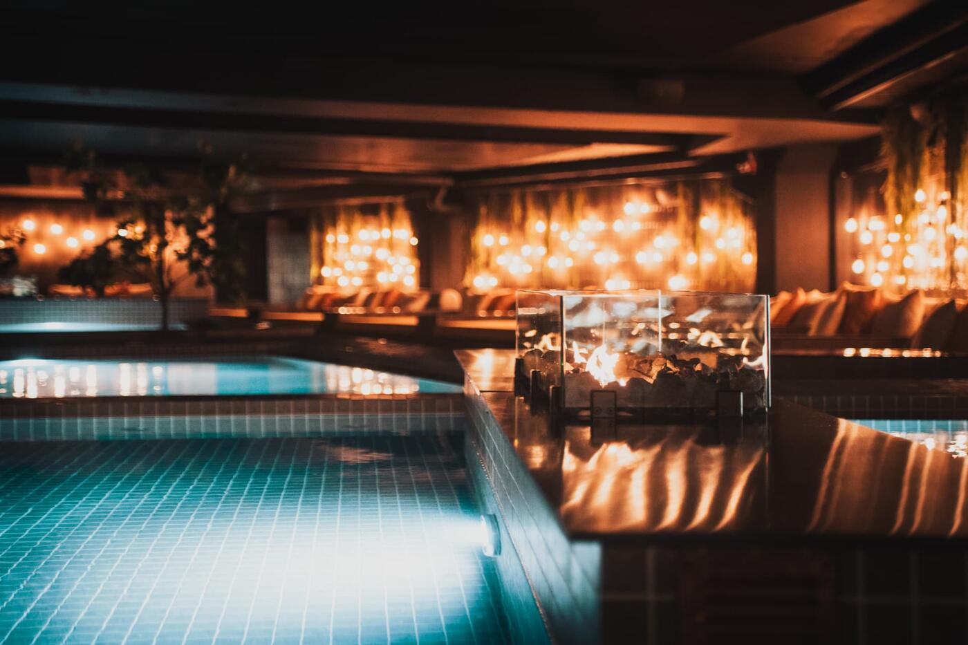 Spa-avdelningen på Hotell Lappland med öppen eld