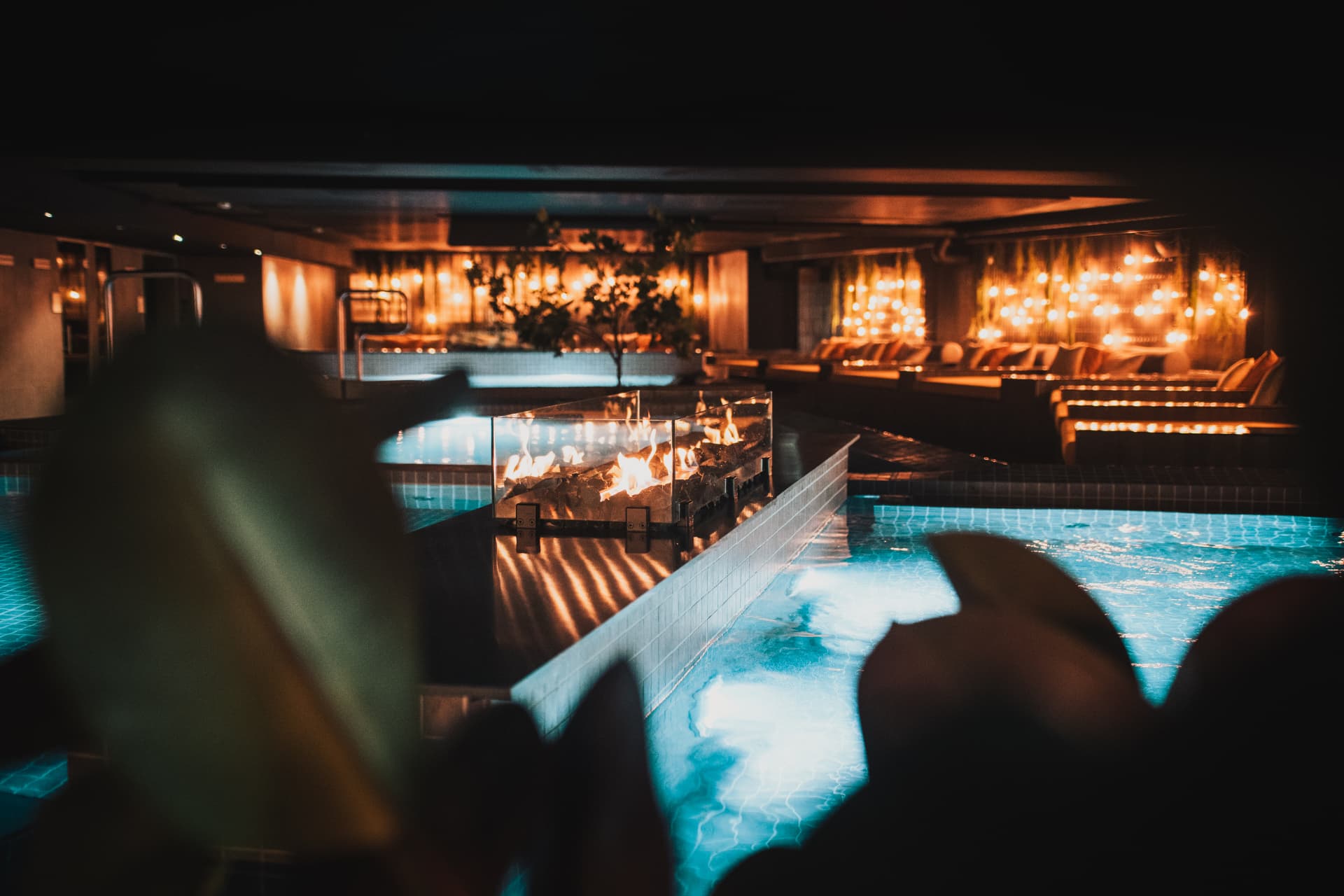 Sele Spa Club pool med stjärnhimmel och utsikt över Lycksele